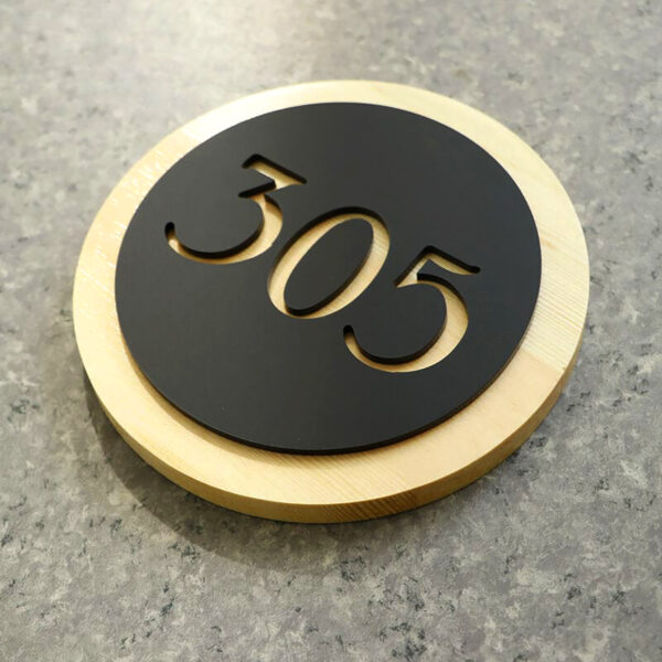 8a40c382-b4c1-4052-b345-319d27a237e6